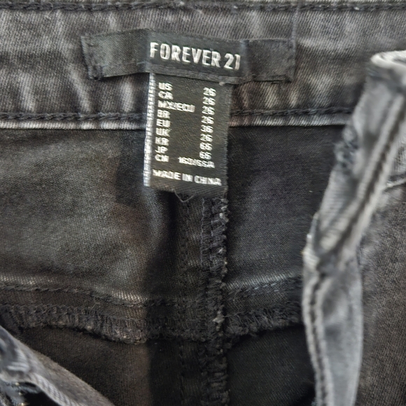 Forever 21 Black Denim Jeans High Rise Punk/Grunge Stretch Size 26 - Picture 3 of 7